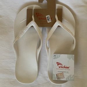 Archie Arch Support Flip Flops NWT